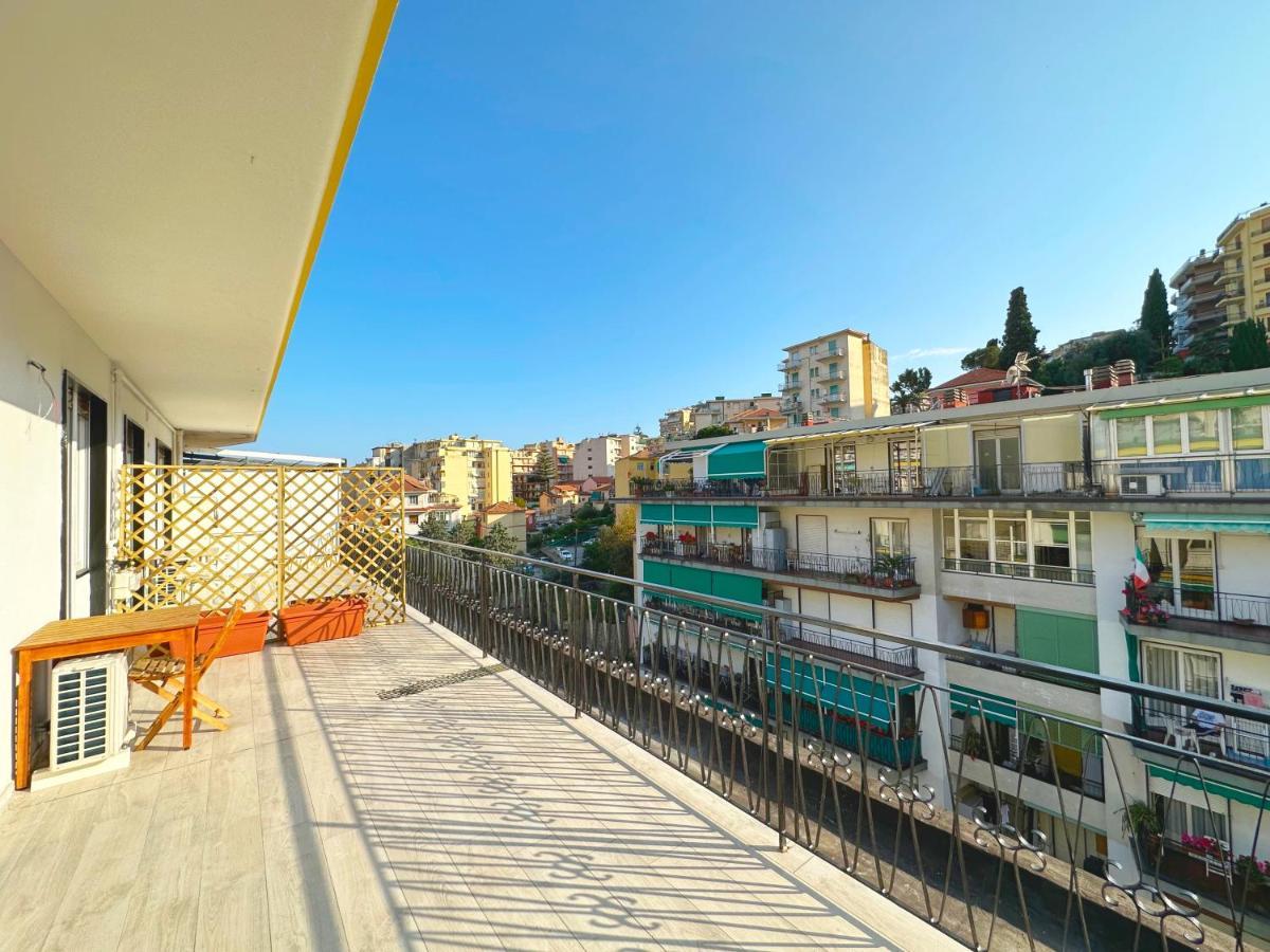 Wh - Cuore Home - Attico Monolocale Con Parcheggio Gratuito - 5 Minuti Dal Centro - Wifi Sanremo Luaran gambar
