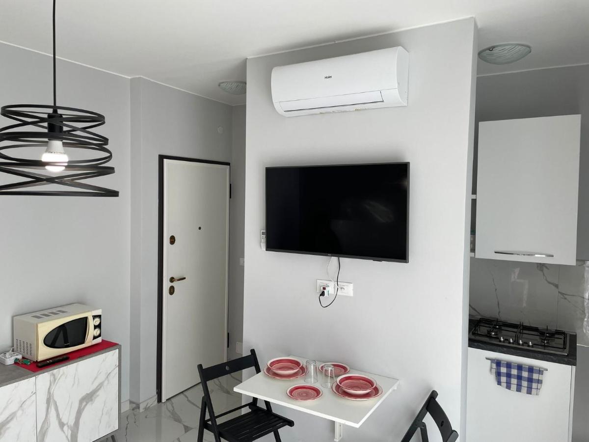 Wh - Cuore Home - Attico Monolocale Con Parcheggio Gratuito - 5 Minuti Dal Centro - Wifi Sanremo Luaran gambar